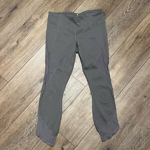 Athleta Women’s Cropped Leggings with Mesh - Size Small - Gray